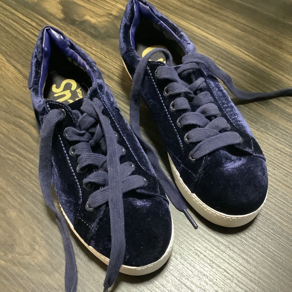 CIRCUS BY SAM EDELMAN Blue Velvet Caprice Sneaker Shoes Size 6.5